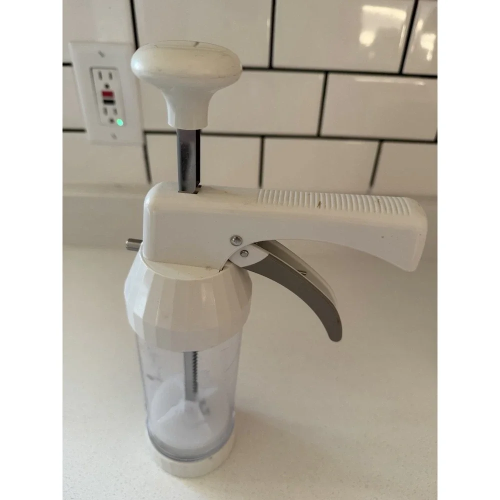 The Pampered Chef Cookie Press 1525 Twist Locking Ring